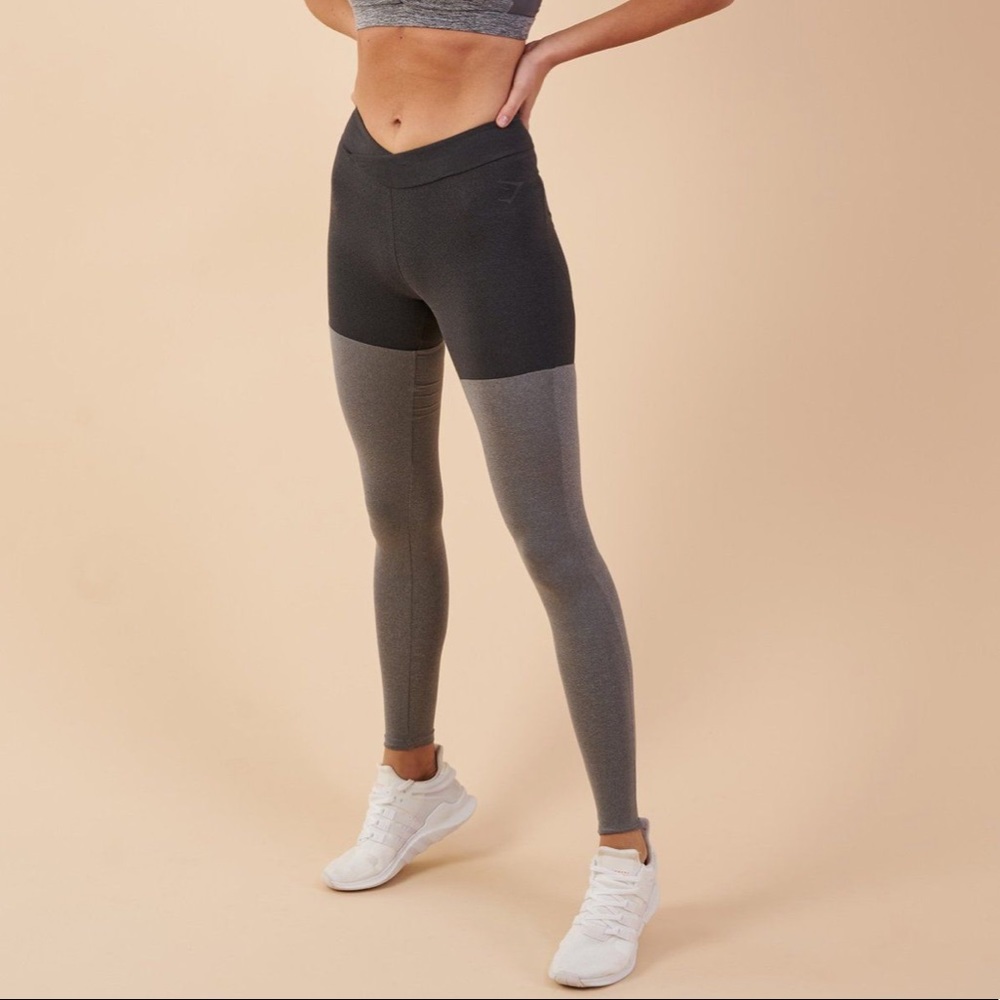 NWT Gymshark Two Tone V-cut Mid Rise Leggings
